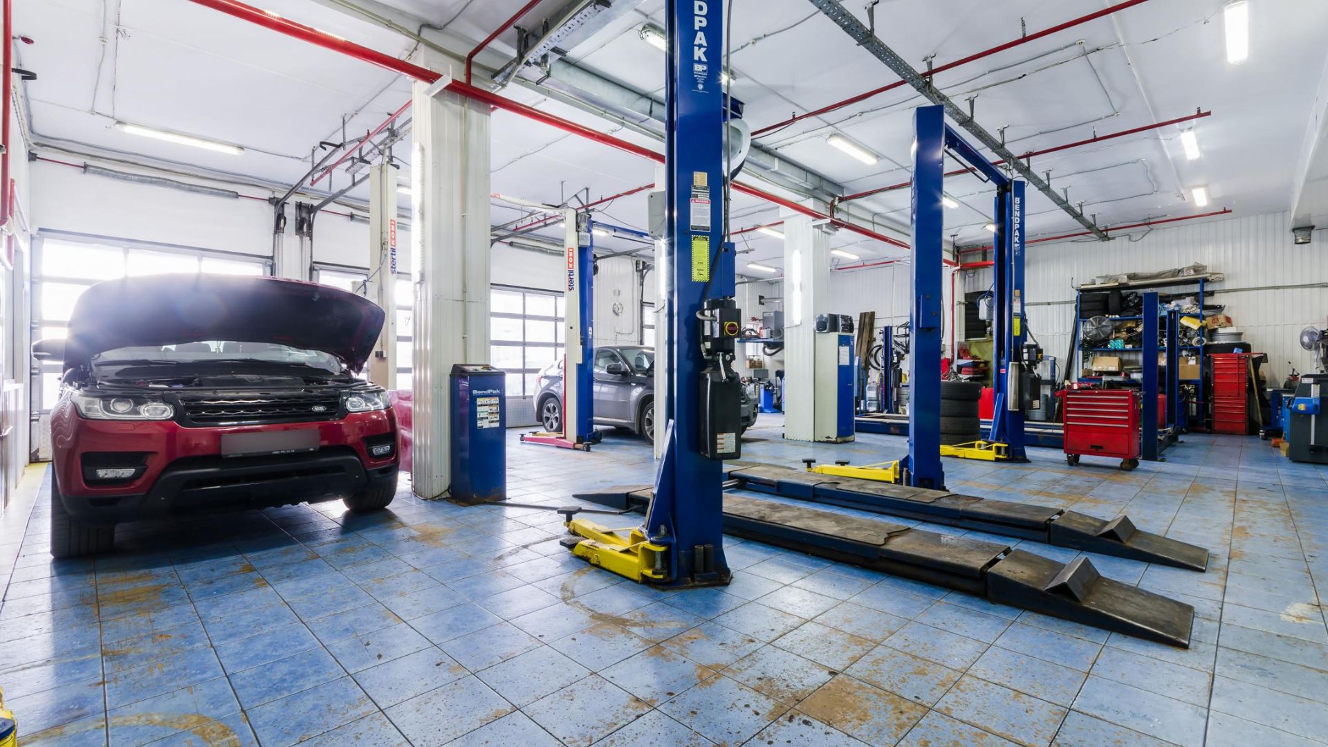 How Do Auto Car Garages Ensure Quality in Their Repairs